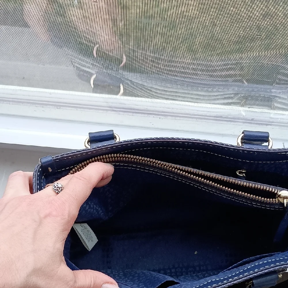 ♠️ Kate Spade Navy and White Striped Women's Bag - Picture 8 of 8